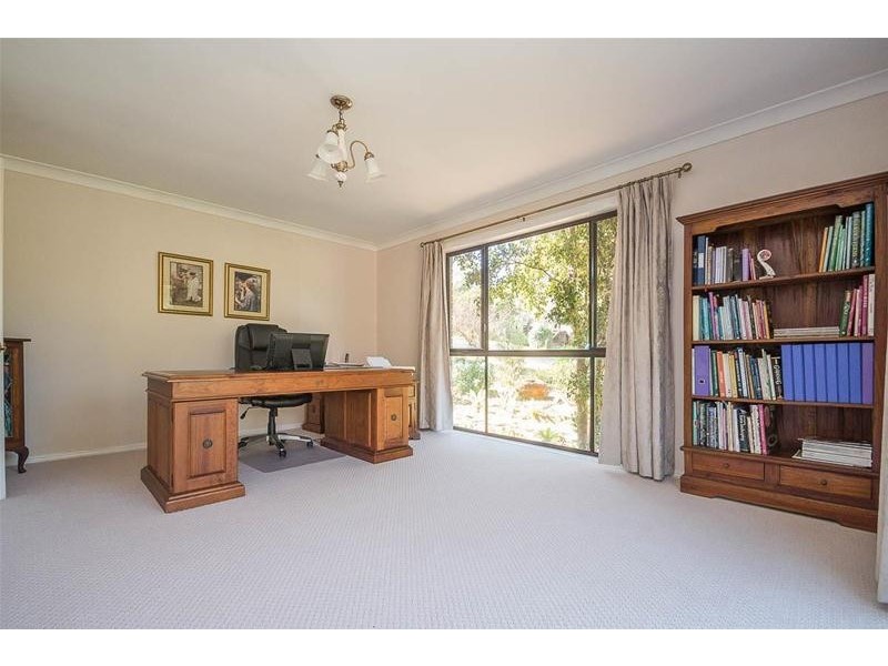 10 Winema Drive, Tamborine Mountain QLD 4272