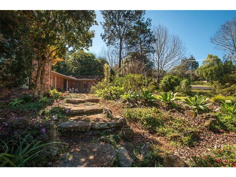 10 Winema Drive, Tamborine Mountain QLD 4272