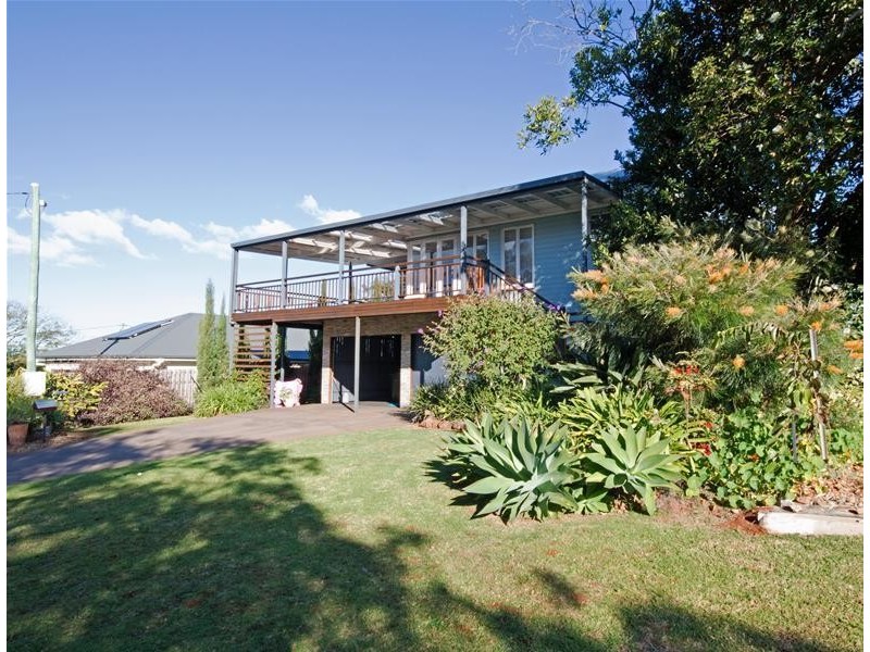 4 Golfers Crescent, Tamborine Mountain QLD 4272