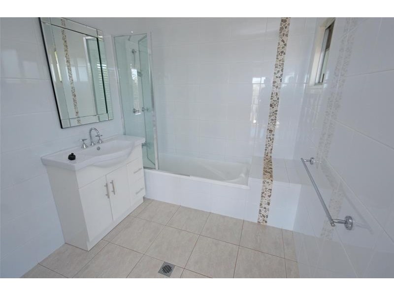 4 Golfers Crescent, Tamborine Mountain QLD 4272