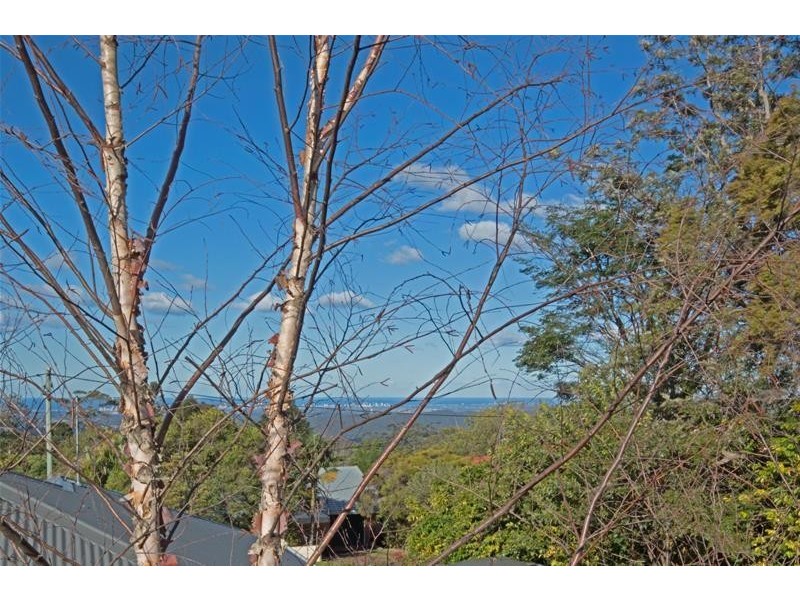 4 Golfers Crescent, Tamborine Mountain QLD 4272