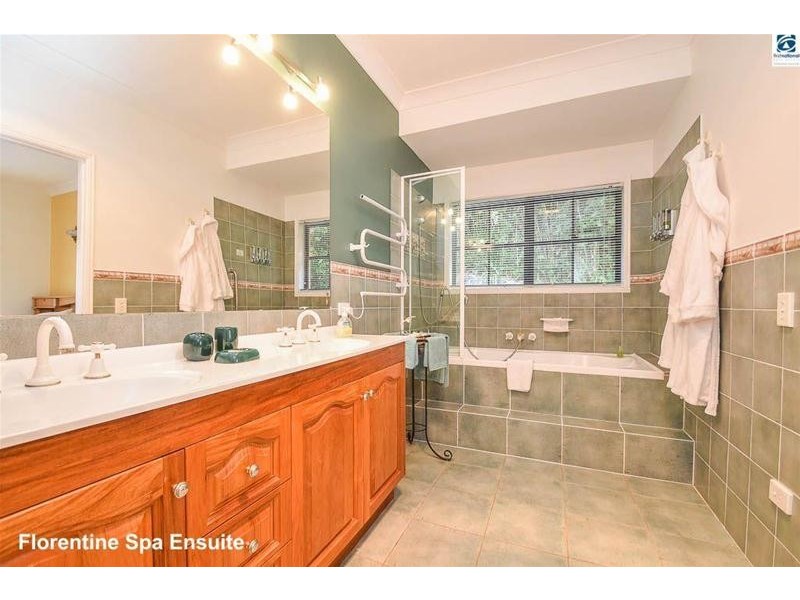 5-7 Platt Place, Tamborine Mountain QLD 4272