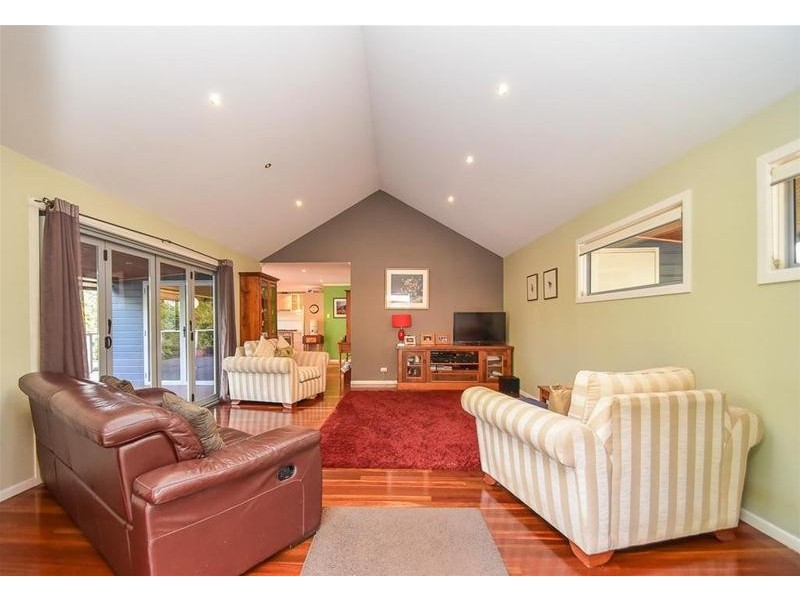 12 Meron Court, Tamborine Mountain QLD 4272