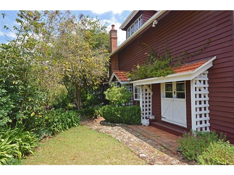 1 Cliff Way, Eagle Heights QLD 4271