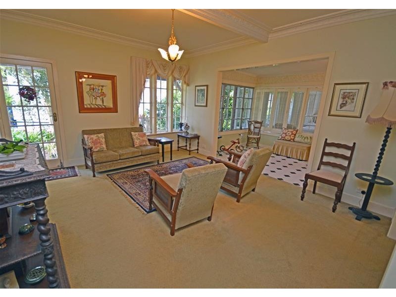 1 Cliff Way, Eagle Heights QLD 4271