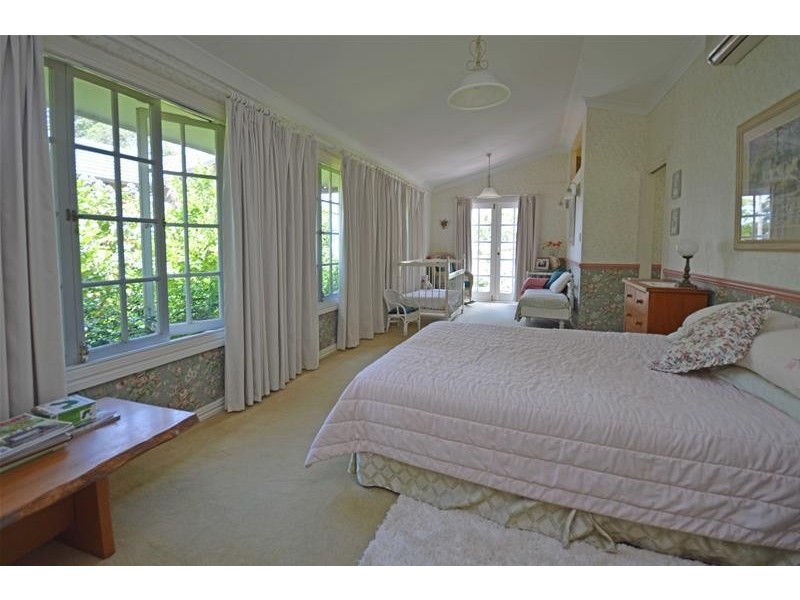 1 Cliff Way, Eagle Heights QLD 4271