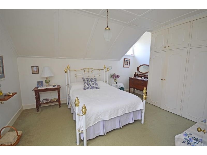 1 Cliff Way, Eagle Heights QLD 4271