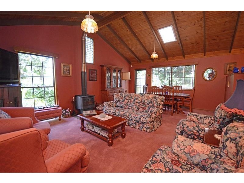 9 Wongawallan Road, Tamborine Mountain QLD 4272