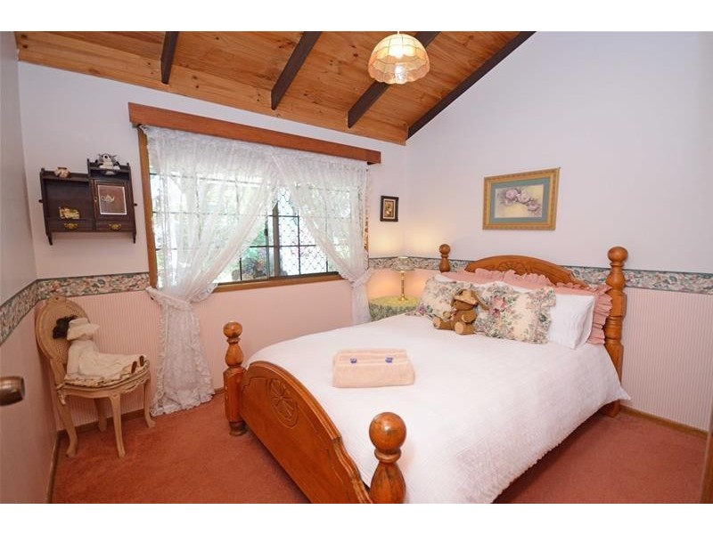 9 Wongawallan Road, Tamborine Mountain QLD 4272