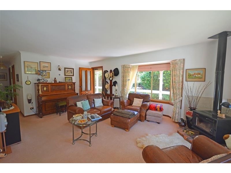 6 TOLIMA Drive, Tamborine Mountain QLD 4272