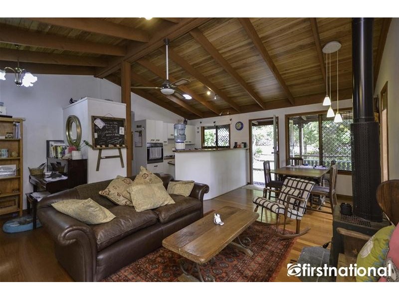 40 Kinabalu Drive, Tamborine Mountain QLD 4272