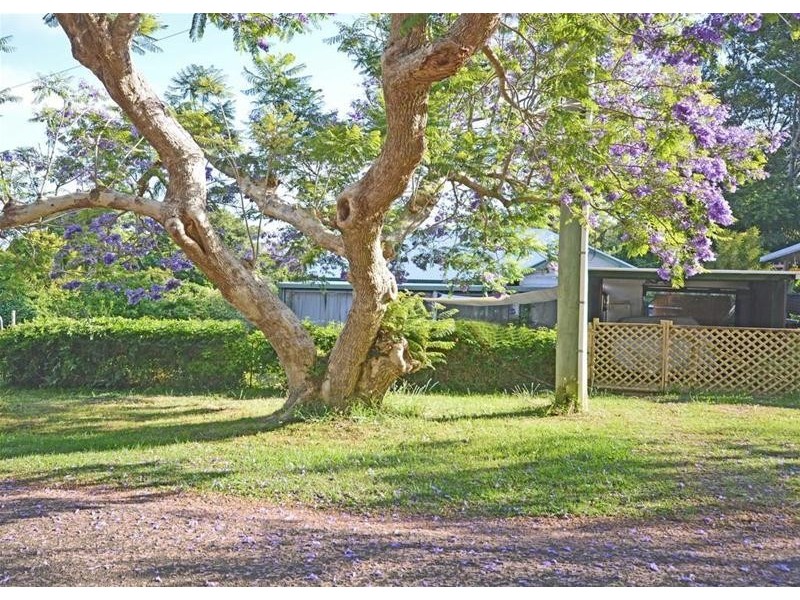 17 Beechmont Avenue, Tamborine Mountain QLD 4272