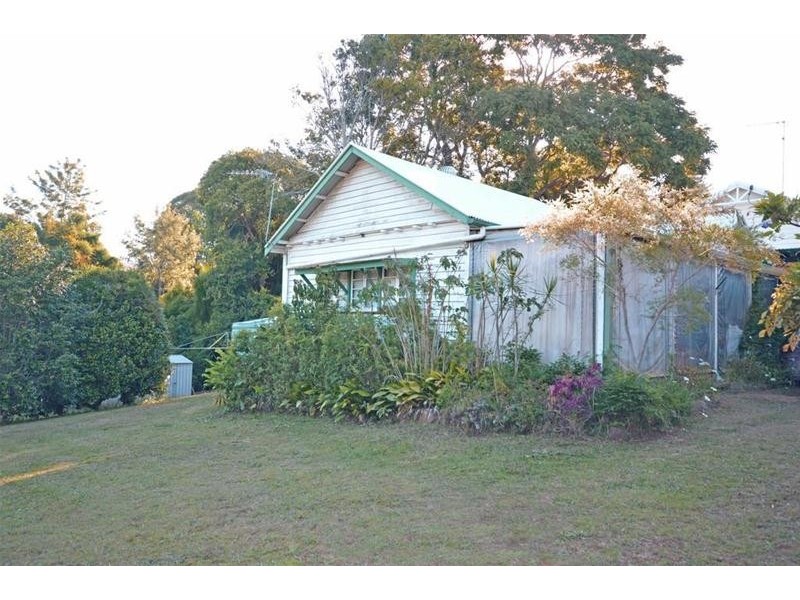 17 Beechmont Avenue, Tamborine Mountain QLD 4272