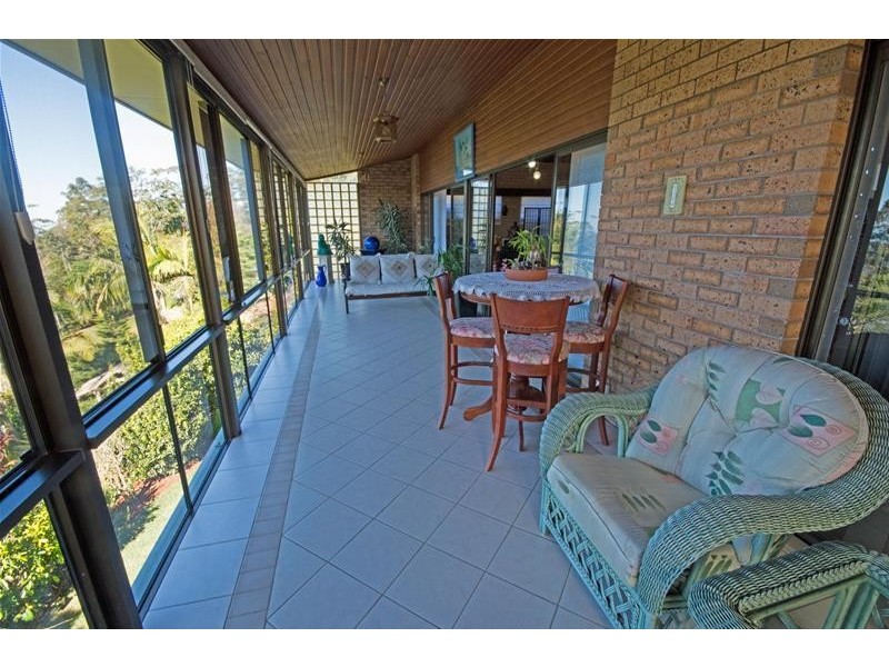 54 Paradise Drive, Tamborine Mountain QLD 4272