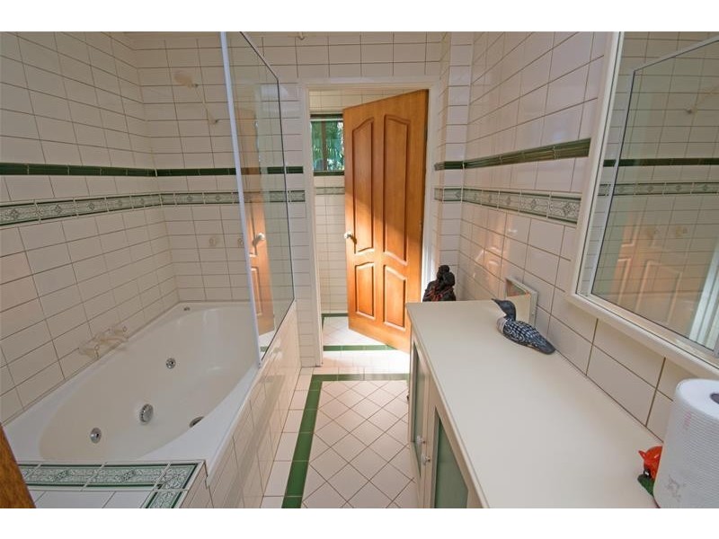 54 Paradise Drive, Tamborine Mountain QLD 4272