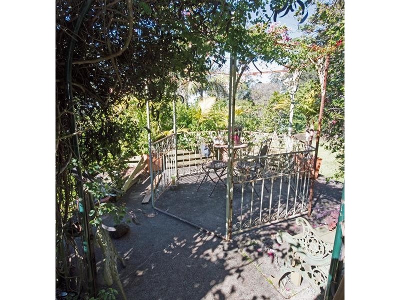 54 Paradise Drive, Tamborine Mountain QLD 4272