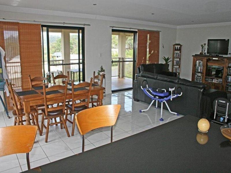 52 MAGNETIC Drive, Eagle Heights QLD 4271