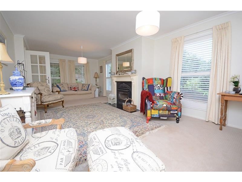 20 Ben Nevis Street, Tamborine Mountain QLD 4272