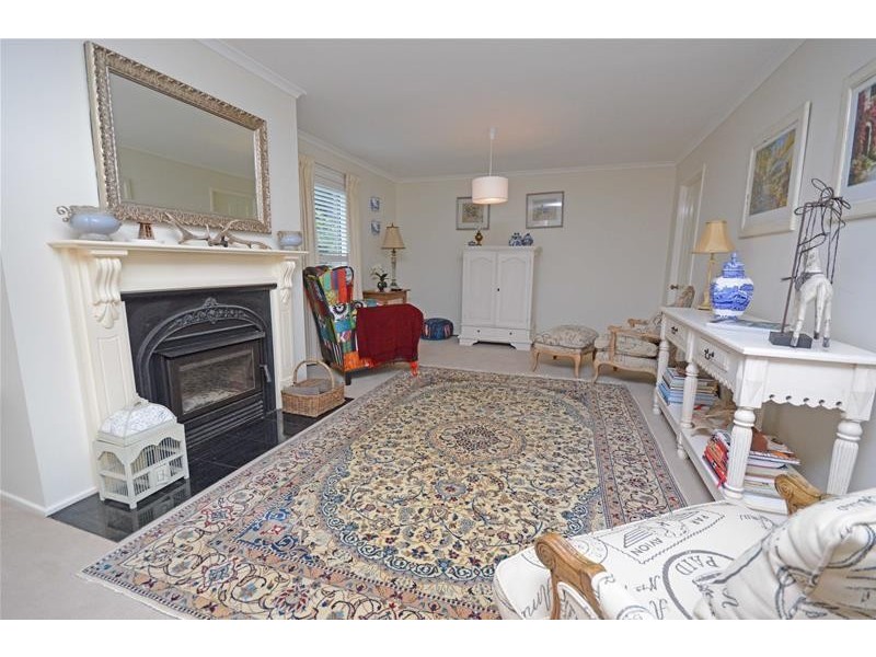 20 Ben Nevis Street, Tamborine Mountain QLD 4272