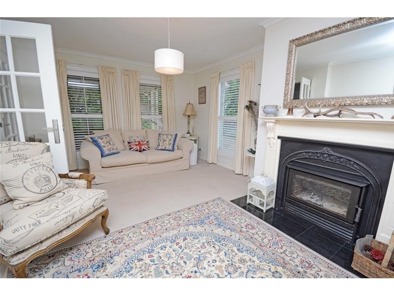 20 Ben Nevis Street, Tamborine Mountain QLD 4272