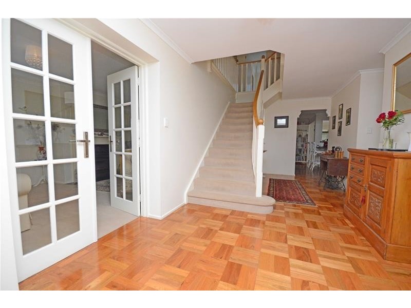 20 Ben Nevis Street, Tamborine Mountain QLD 4272