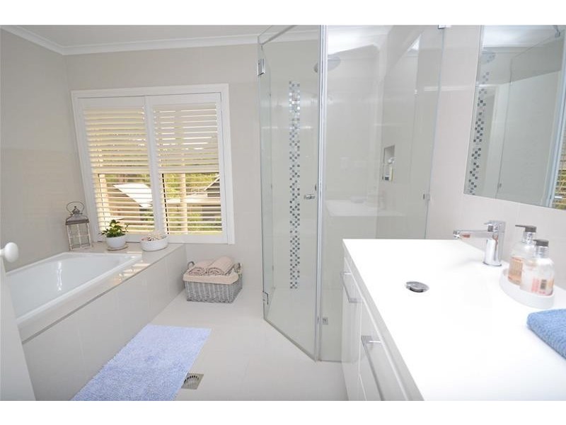 20 Ben Nevis Street, Tamborine Mountain QLD 4272