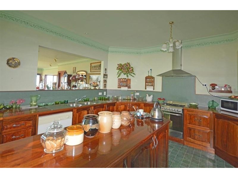 13-17 Eagles Retreat Place, Tamborine Mountain QLD 4272