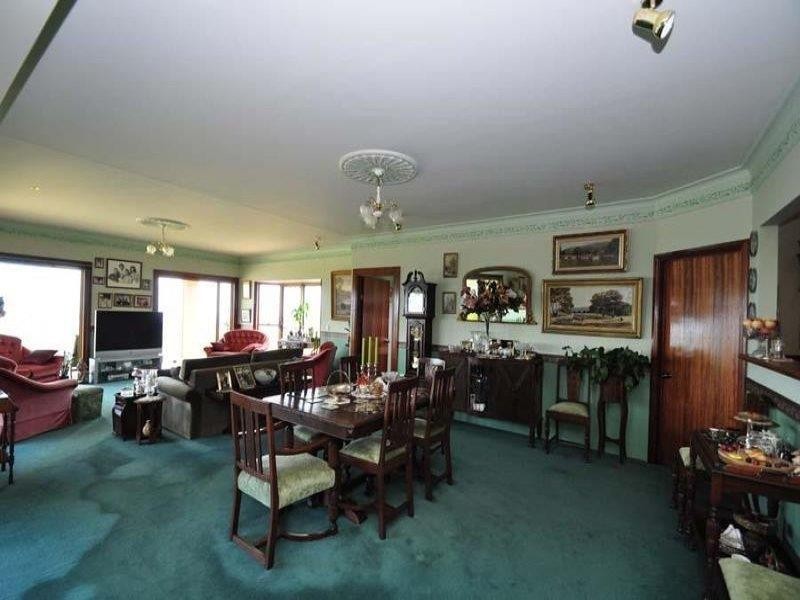 13-17 Eagles Retreat Place, Tamborine Mountain QLD 4272