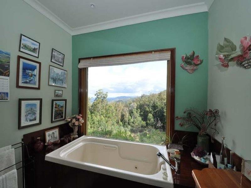 13-17 Eagles Retreat Place, Tamborine Mountain QLD 4272