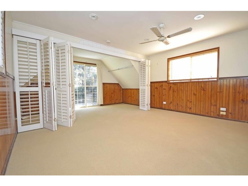 8 Kamet Court, Tamborine Mountain QLD 4272