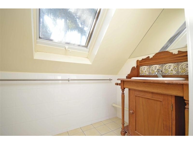 8 Kamet Court, Tamborine Mountain QLD 4272