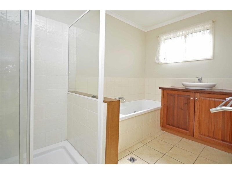 8 Kamet Court, Tamborine Mountain QLD 4272