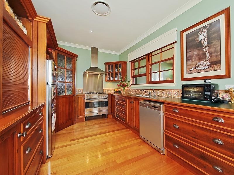 154 MacDonnell Road, Tamborine Mountain QLD 4272