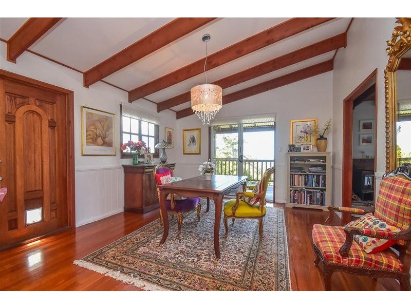 52 Paradise Drive, Tamborine Mountain QLD 4272