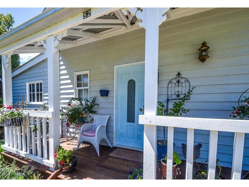 52 Paradise Drive, Tamborine Mountain QLD 4272