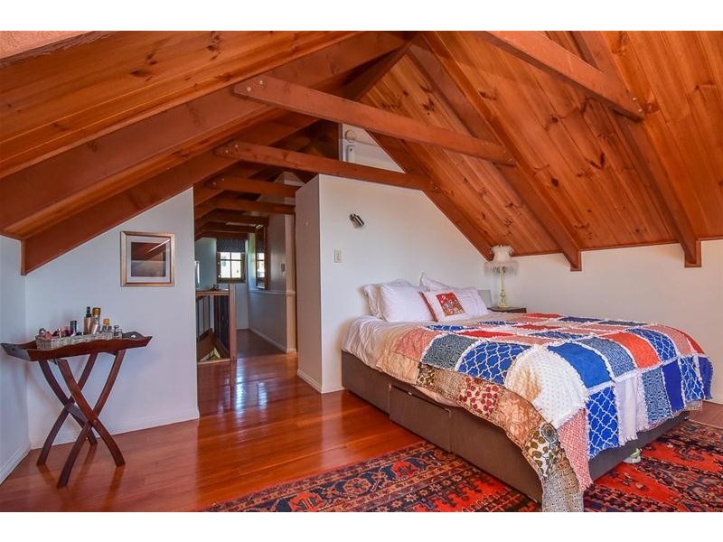 52 Paradise Drive, Tamborine Mountain QLD 4272