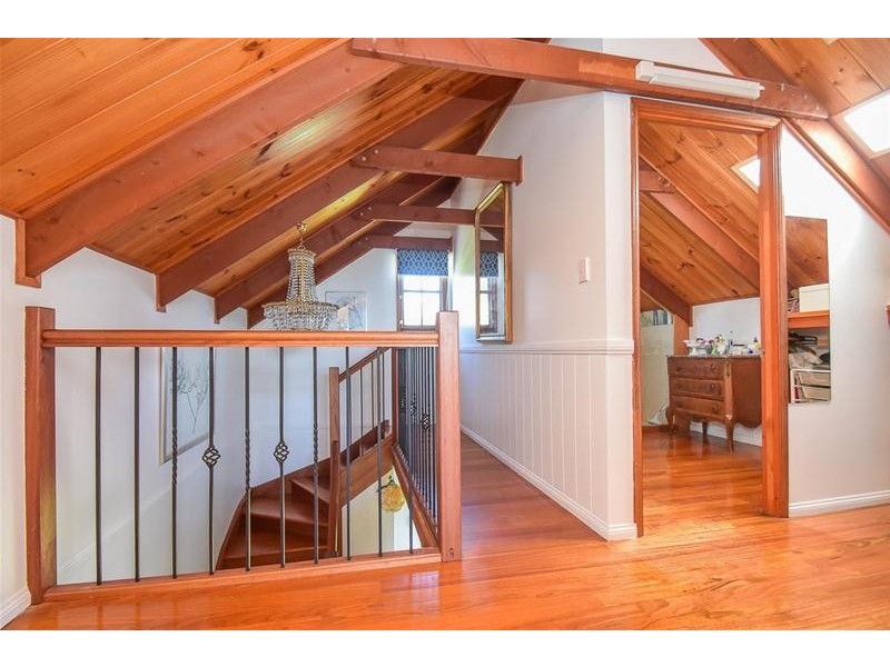 52 Paradise Drive, Tamborine Mountain QLD 4272