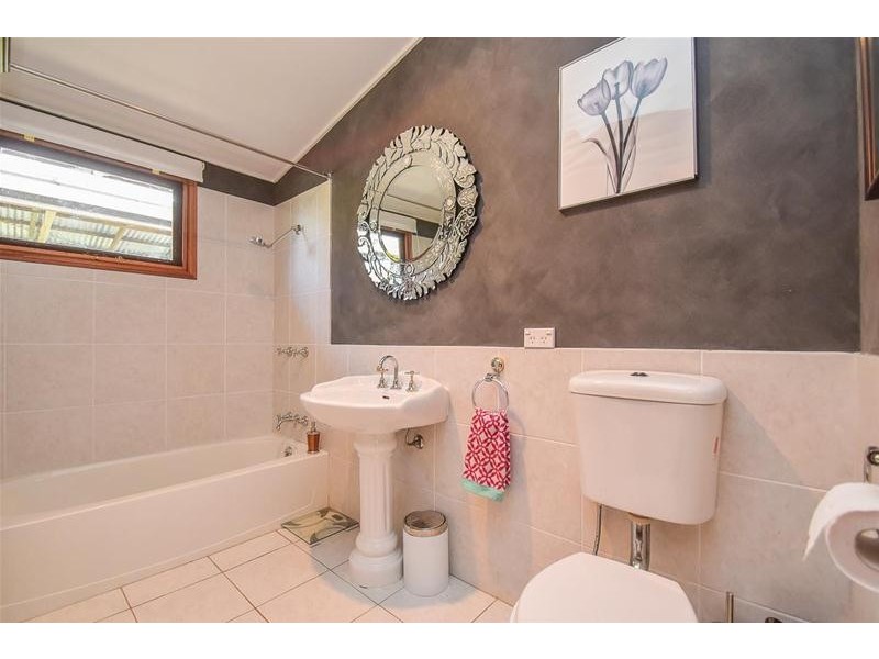 52 Paradise Drive, Tamborine Mountain QLD 4272