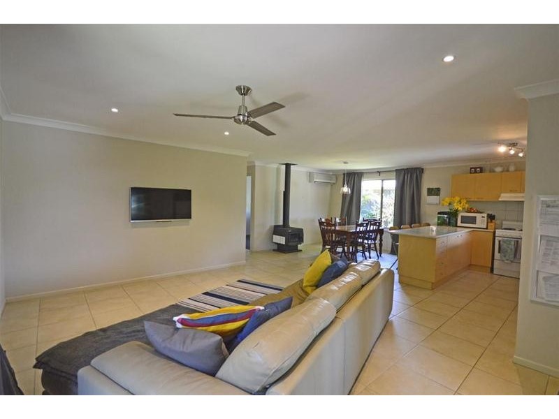 1 Justin Av, Tamborine Mountain QLD 4272