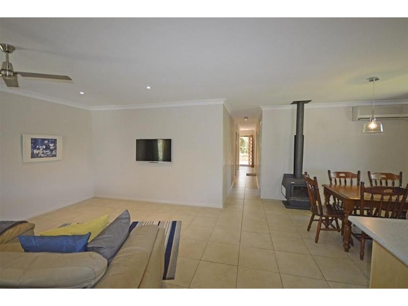 1 Justin Av, Tamborine Mountain QLD 4272