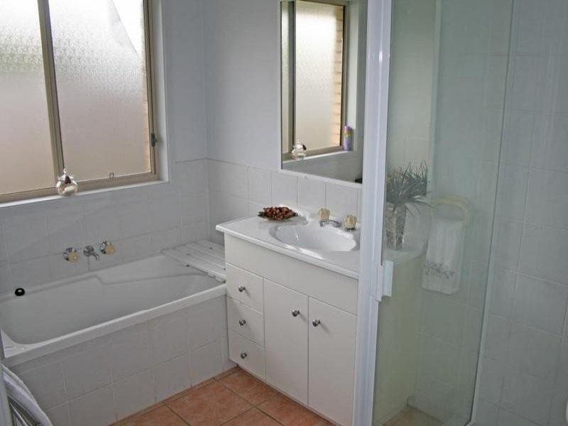 5 Tolima Drive, Eagle Heights QLD 4271