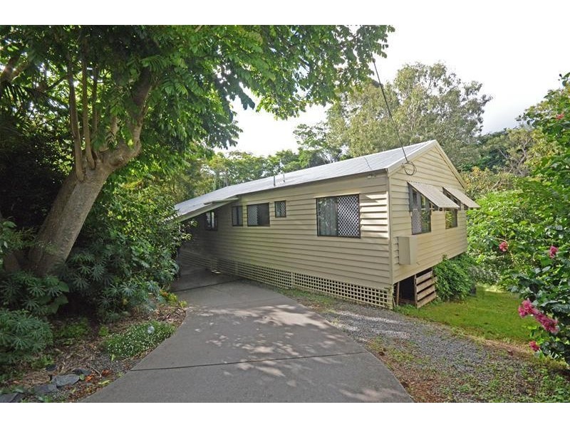 17 Stradbroke Av, Tamborine Mountain QLD 4272
