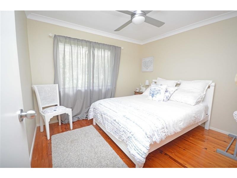 17 Stradbroke Av, Tamborine Mountain QLD 4272