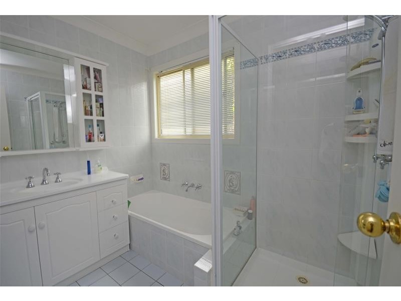 2 Orchis Drive, Eagle Heights QLD 4271