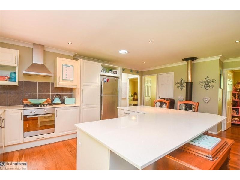 32 Knoll Road, Tamborine Mountain QLD 4272