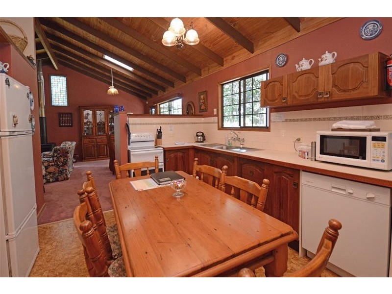 9 Wongawallan Road, Tamborine Mountain QLD 4272