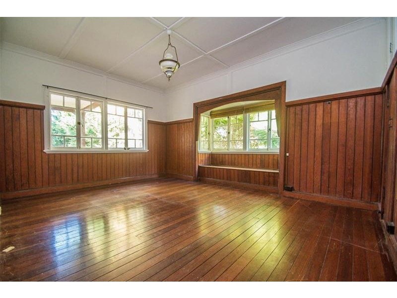 10 Golfers Crescent, Tamborine Mountain QLD 4272