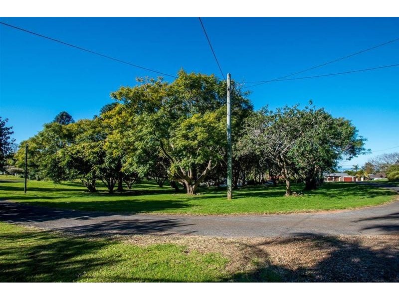 10 Golfers Crescent, Tamborine Mountain QLD 4272