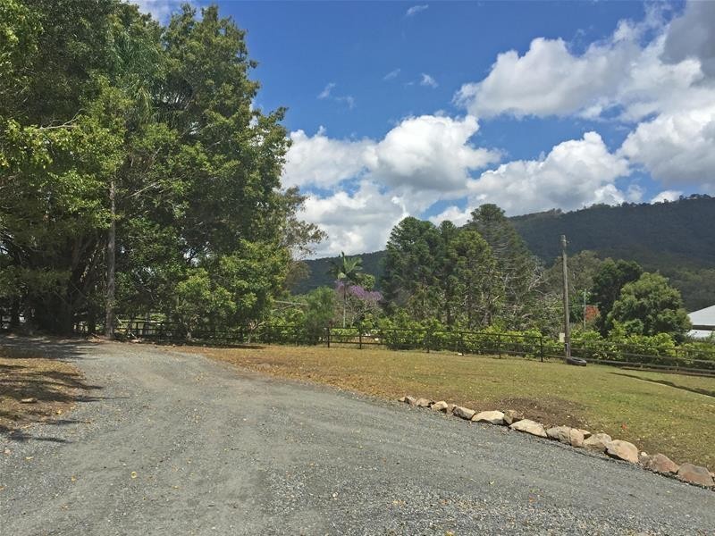 Mount Nathan QLD 4211