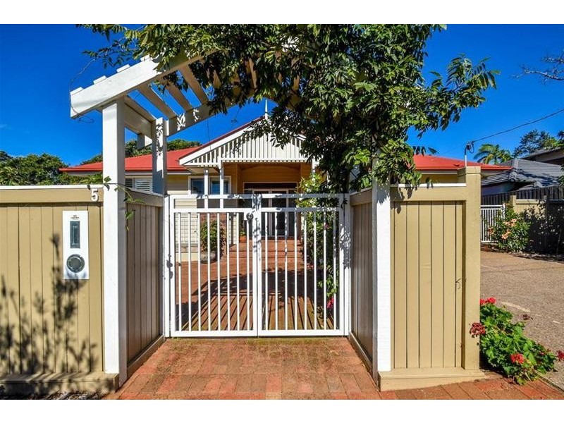 5 Cliff Way, Tamborine Mountain QLD 4272